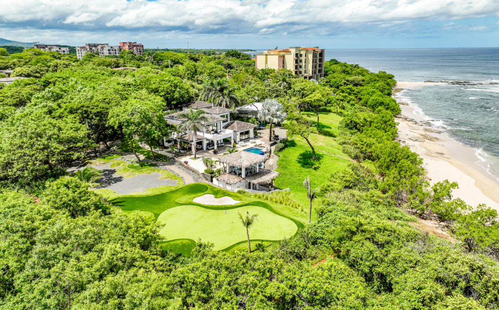 luxury houses in Costa Rica